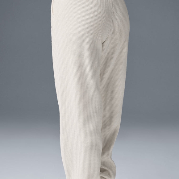 Alo Yoga Waffle Weekend Escape Jogger - Picture 4 of 8